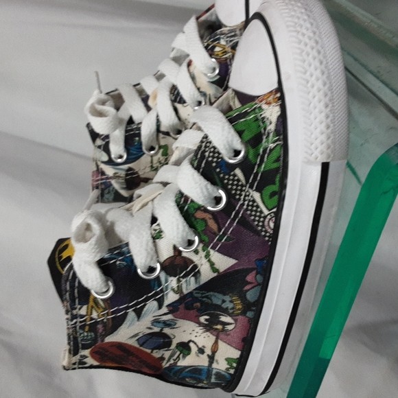 Shoes - Picture 2 of 4